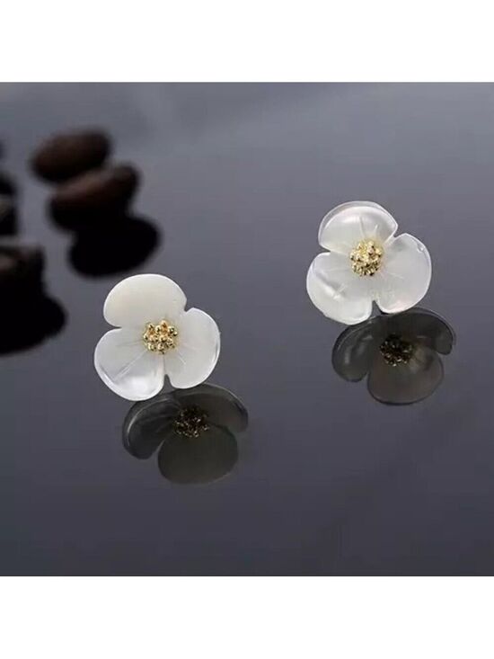 Jewelry - 18k GP sterling silver Mother of Pearl flower earrings